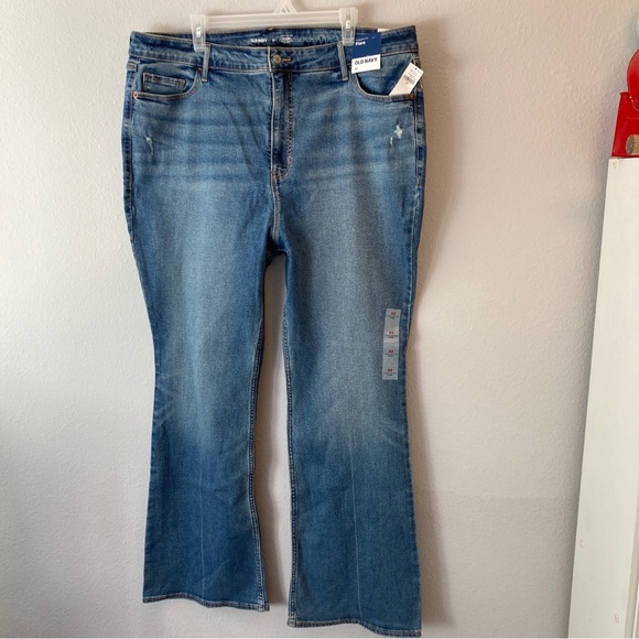 Old Navy Denim - NWT Old Navy “Higher High-Rise Secret Smooth Pockets Flare 22